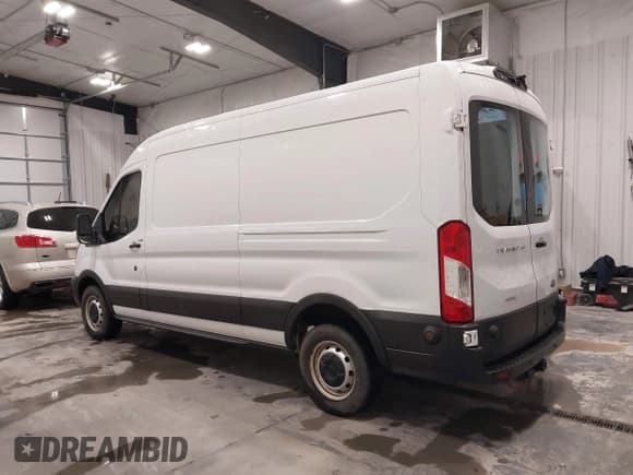 ✅ 2019 Ford Transit Cargo • VIN: 1FTYE2CGXKKA35970 • Lot: 43721501. Wystawiony na IAAI z przebiegiem 80 341 mil. Bezpłatny archiwum sprzedaży aukcyjnych z USA i szczegółowy raport historii pojazdu na DreamBid. Zdjęcie 14.