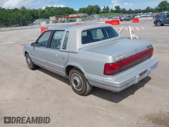 ✅ 1993 Chrysler LeBaron • VIN: 3C3XA563XPT521111 • Lot: 42172837. Listed on IAAI with 126,445 mi. Free auction sales archive from the USA and detailed vehicle history report at DreamBid. Image 3.
