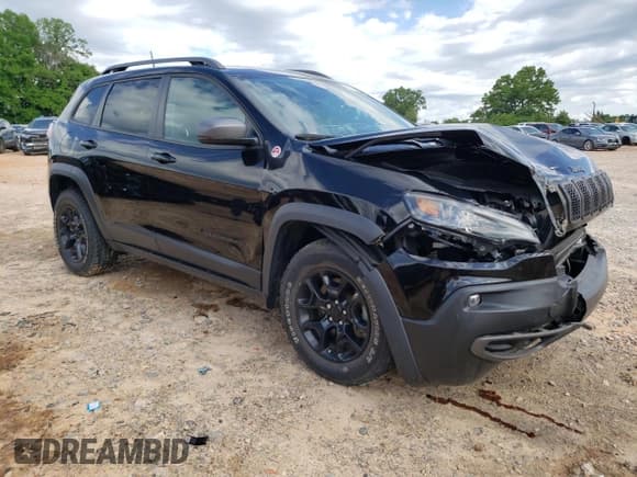 ✅ 2021 Jeep Cherokee Trailhawk • VIN: 1C4PJMBX0MD193942 • Лот: 55595745. Опубликован ранее на Copart с пробегом 44 242 миль. Бесплатный доступ к архиву аукционных продаж из США и подробный отчёт об истории автомобиля на DreamBid. Изображение 4.