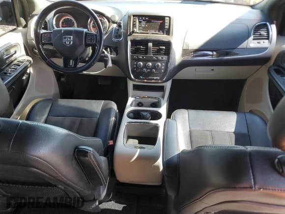 ✅ 2019 Dodge Grand Caravan SXT • VIN: 2C4RDGCG1KR712670 • Лот: 91185605. Опубликован ранее на Copart с пробегом 95 321 миль. Бесплатный доступ к архиву аукционных продаж из США и подробный отчёт об истории автомобиля на DreamBid. Изображение 8.