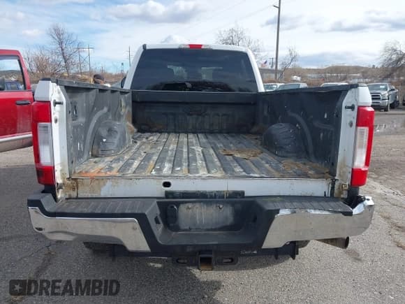 ✅ 2019 Ford F-250 XL • VIN: 1FT7W2B60KEF78955 • Lot: 41851147. Listed on IAAI with 205,275 mi. Free auction sales archive from the USA and detailed vehicle history report at DreamBid. Image 16.