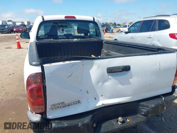 ✅ 2013 Toyota Tacoma • VIN: 5TFNX4CN0DX024702 • Lot: 41844889. Wystawiony na IAAI z przebiegiem 119 581 mil. Bezpłatny archiwum sprzedaży aukcyjnych z USA i szczegółowy raport historii pojazdu na DreamBid. Zdjęcie 6.