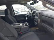 ✅ 2019 Chevrolet Silverado 1500 LT • VIN: 1GCRYDED4KZ213728 • Lot: 43254884. Wystawiony na IAAI z przebiegiem 122 814 mil. Bezpłatny archiwum sprzedaży aukcyjnych z USA i szczegółowy raport historii pojazdu na DreamBid. Zdjęcie 5.