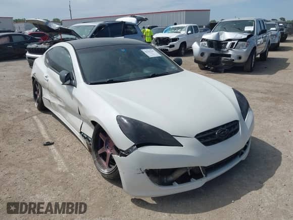 2011 Hyundai Genesis Coupe Premium z VIN KMHHT6KD6BU046548, wystawiony jako IAAI lot #42793240 z przebiegiem 161 593 mil mil oraz . Historia ofert i sprzedaży dostępna na DreamBid. Obrazek 1.