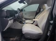 ✅ 2024 Hyundai Kona SEL • VIN: KM8HC3AB7RU143752 • Lot: 42500605. Wystawiony na Copart z przebiegiem 7 739 mil. Bezpłatny archiwum sprzedaży aukcyjnych z USA i szczegółowy raport historii pojazdu na DreamBid. Zdjęcie 7.