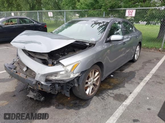 ✅ 2009 Nissan Maxima SV • VIN: 1N4AA51E39C811141 • Lot: 42889379. Wystawiony na IAAI z przebiegiem 131 743 mil. Bezpłatny archiwum sprzedaży aukcyjnych z USA i szczegółowy raport historii pojazdu na DreamBid. Zdjęcie 6.