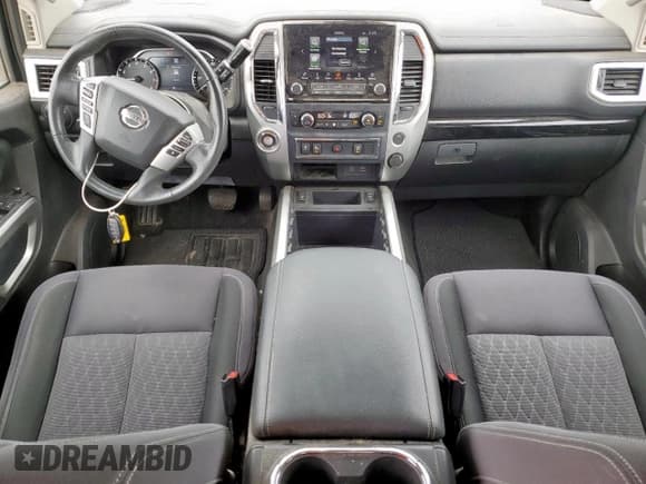 ✅ 2020 Nissan Titan SV • VIN: 1N6AA1EF6LN509891 • Lot: 69876065. Wystawiony na Copart z przebiegiem 31 032 mil. Bezpłatny archiwum sprzedaży aukcyjnych z USA i szczegółowy raport historii pojazdu na DreamBid. Zdjęcie 8.