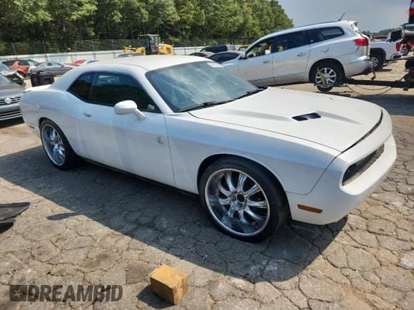 ✅ 2014 Dodge Challenger SXT • VIN: 2C3CDYAG0EH149589 • Lot: 80923345. Wystawiony na Copart z przebiegiem 97 282 mil. Bezpłatny archiwum sprzedaży aukcyjnych z USA i szczegółowy raport historii pojazdu na DreamBid. Zdjęcie 4.