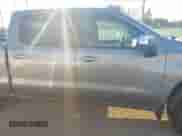 2026 Chevrolet Silverado 1500 LT z VIN 3GCUKDED5TG130130, wystawiony jako IAAI lot #43613368 z przebiegiem 3 302 mil mil oraz . Historia ofert i sprzedaży dostępna na DreamBid. Obrazek 13.