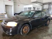 ✅ 2013 Dodge Avenger SE • VIN: 1C3CDZAB2DN623025 • Лот: 42583145. Опубликован ранее на Copart с пробегом 156 016 миль. Бесплатный доступ к архиву аукционных продаж из США и подробный отчёт об истории автомобиля на DreamBid. Изображение 1.