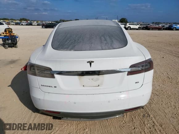 ✅ 2014 Tesla Model S 60 • VIN: 5YJSA1H19EFP30717 • Lot: 93514665. Wystawiony na Copart z przebiegiem 290 792 mil. Bezpłatny archiwum sprzedaży aukcyjnych z USA i szczegółowy raport historii pojazdu na DreamBid. Zdjęcie 6.