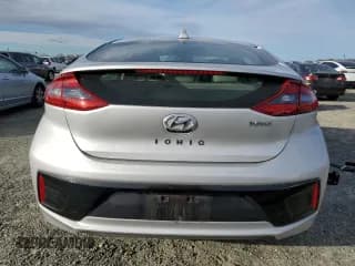 ✅ 2018 Hyundai Ioniq Limited • VIN: KMHC85LC9JU101620 • Lot: 46485955. Wystawiony na Copart z przebiegiem 117 122 mil. Bezpłatny archiwum sprzedaży aukcyjnych z USA i szczegółowy raport historii pojazdu na DreamBid. Zdjęcie 6.