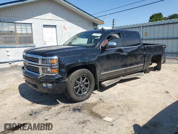✅ 2015 Chevrolet Silverado 1500 High Country • VIN: 3GCUKTEC8FG168179 • Лот: 67701454. Опубликован ранее на Copart с пробегом 133 562 миль. Бесплатный доступ к архиву аукционных продаж из США и подробный отчёт об истории автомобиля на DreamBid. Изображение 1.