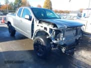 ✅ 2022 GMC Canyon 2WD Elevation • VIN: 1GTH5CEA8N1321521 • Lot: 43620500. Wystawiony na IAAI z przebiegiem 39 497 mil. Bezpłatny archiwum sprzedaży aukcyjnych z USA i szczegółowy raport historii pojazdu na DreamBid. Zdjęcie 1.
