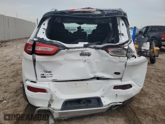 ✅ 2017 Jeep Cherokee Overland • VIN: 1C4PJMJS6HW544868 • Lot: 71194055. Listed on Copart with 112,744 mi. Free auction sales archive from the USA and detailed vehicle history report at DreamBid. Image 6.