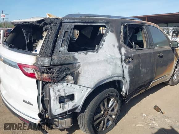 2020 Chevrolet Traverse High Country z VIN 1GNEVNKWXLJ178011, wystawiony jako IAAI lot #42091608 z przebiegiem 62 035 mil mil oraz . Historia ofert i sprzedaży dostępna na DreamBid. Obrazek 6.