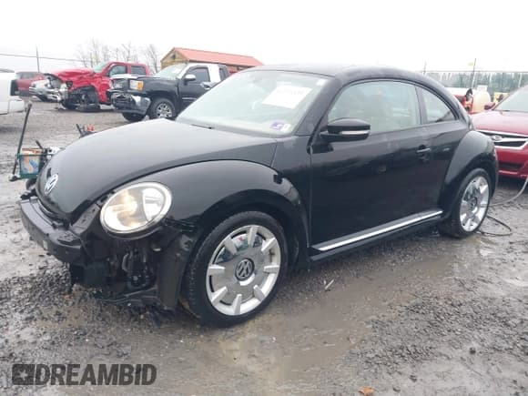 ✅ 2016 Volkswagen Beetle SE • VIN: 3VWJ17AT8GM637516 • Lot: 41511839. Wystawiony na IAAI z przebiegiem 42 961 mil. Bezpłatny archiwum sprzedaży aukcyjnych z USA i szczegółowy raport historii pojazdu na DreamBid. Zdjęcie 18.