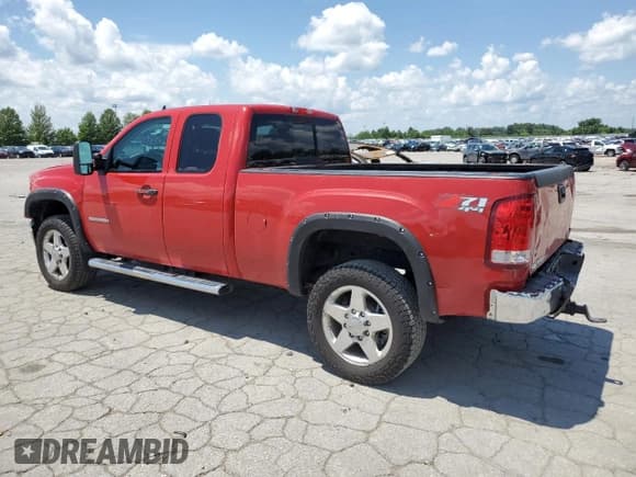 ✅ 2013 GMC Sierra 2500HD SLE • VIN: 1GT220CG5DZ202197 • Lot: 63397985. Wystawiony na Copart z przebiegiem 156 284 mil. Bezpłatny archiwum sprzedaży aukcyjnych z USA i szczegółowy raport historii pojazdu na DreamBid. Zdjęcie 2.