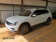 ✅ 2020 Volkswagen Tiguan SE • VIN: 3VV3B7AX7LM074725 • Lot: 84013985. Wystawiony na Copart z przebiegiem 180 964 mil. Bezpłatny archiwum sprzedaży aukcyjnych z USA i szczegółowy raport historii pojazdu na DreamBid. Zdjęcie 1.