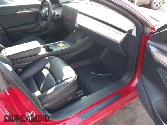 ✅ 2022 Tesla Model 3 Long Range • VIN: 5YJ3E1EB3NF273540 • Lot: 41978069. Wystawiony na IAAI z przebiegiem 27 247 mil. Bezpłatny archiwum sprzedaży aukcyjnych z USA i szczegółowy raport historii pojazdu na DreamBid. Zdjęcie 5.