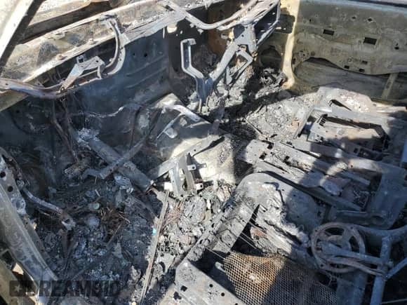 2005 Chevrolet Silverado 1500 Work Truck с VIN 1GCEC14X85Z137054, выставлен на аукционе Copart как лот 47140565 с пробегом Не указан миль и На запчасти • Non repairable. История ставок и продаж доступна на DreamBid. Изображение 8.