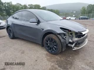 ✅ 2023 Tesla Model Y Long Range • VIN: 7SAYGDEE3PF696104 • Lot: 43016890. Wystawiony na IAAI z przebiegiem 27 769 mil. Bezpłatny archiwum sprzedaży aukcyjnych z USA i szczegółowy raport historii pojazdu na DreamBid. Zdjęcie 1.