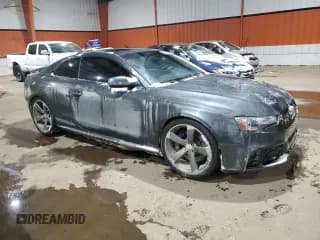 ✅ 2013 Audi RS 5 • VIN: WUAC6BFR6DA902698 • Лот: 44337465. Опубликован ранее на Copart с пробегом 182 442 миль. Бесплатный доступ к архиву аукционных продаж из США и подробный отчёт об истории автомобиля на DreamBid. Изображение 4.