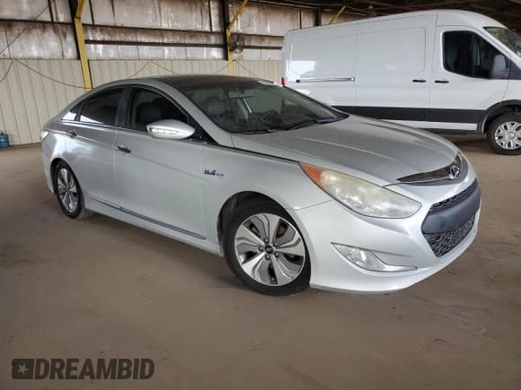 ✅ 2015 Hyundai Sonata • VIN: KMHEC4A47FA123850 • Лот: 82673535. Опубликован ранее на Copart с пробегом 116 505 миль. Бесплатный доступ к архиву аукционных продаж из США и подробный отчёт об истории автомобиля на DreamBid. Изображение 4.