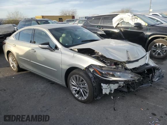 ✅ 2022 Lexus ES 300h Luxury • VIN: 58AEA1C17NU021512 • Lot: 51000875. Listed on Copart with 7,520 mi. Free auction sales archive from the USA and detailed vehicle history report at DreamBid. Image 4.