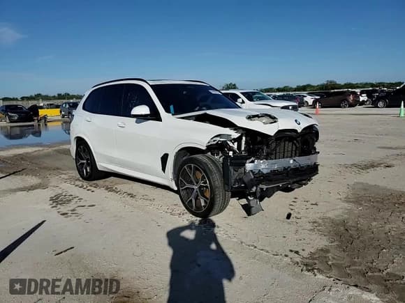 ✅ 2024 BMW X5 xDrive40i • VIN: 5UX23EU04R9T19643 • Lot: 94409125. Listed on Copart with 16,382 mi. Free auction sales archive from the USA and detailed vehicle history report at DreamBid. Image 15.