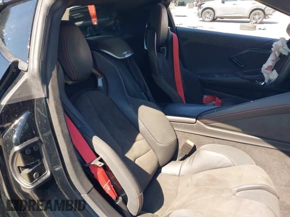 ✅ 2022 Chevrolet Corvette 3LT • VIN: 1G1YC2D43N5116315 • Lot: 43416111. Wystawiony na IAAI z przebiegiem Nie podano. Bezpłatny archiwum sprzedaży aukcyjnych z USA i szczegółowy raport historii pojazdu na DreamBid. Zdjęcie 8.