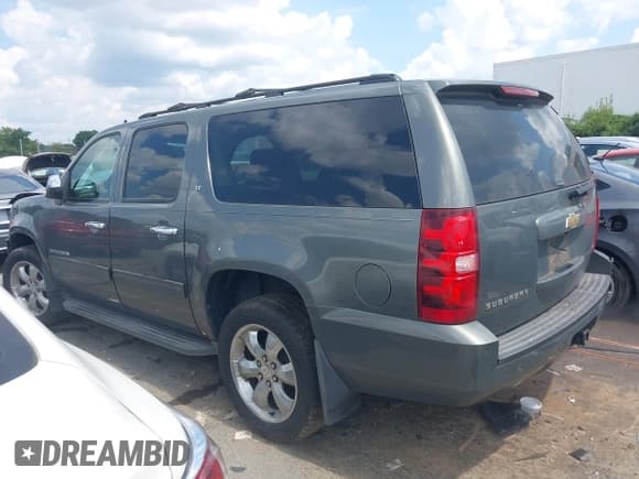 ✅ 2011 Chevrolet Suburban LT • VIN: 1GNSKJE38BR175243 • Lot: 43004139. Listed on IAAI with 213,604 mi. Free auction sales archive from the USA and detailed vehicle history report at DreamBid. Image 15.