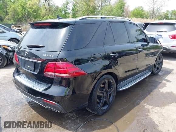 ✅ 2017 Mercedes-Benz GLE 43 AMG • VIN: 4JGDA6EB3HA984550 • Lot: 42104900. Wystawiony na IAAI z przebiegiem 110 597 mil. Bezpłatny archiwum sprzedaży aukcyjnych z USA i szczegółowy raport historii pojazdu na DreamBid. Zdjęcie 4.