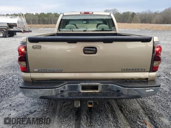 ✅ 2005 Chevrolet Silverado 1500 • VIN: 1GCEC19VX5Z106489 • Лот: 43165345. Опубликован ранее на Copart с пробегом 235 246 миль. Бесплатный доступ к архиву аукционных продаж из США и подробный отчёт об истории автомобиля на DreamBid. Изображение 6.