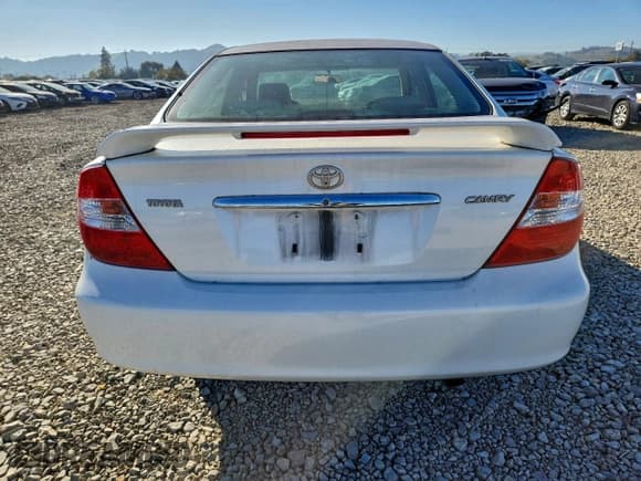 ✅ 2004 Toyota Camry LE • VIN: JTDBE32K640284234 • Лот: 85446115. Опубликован ранее на Copart с пробегом 122 187 миль. Бесплатный доступ к архиву аукционных продаж из США и подробный отчёт об истории автомобиля на DreamBid. Изображение 6.