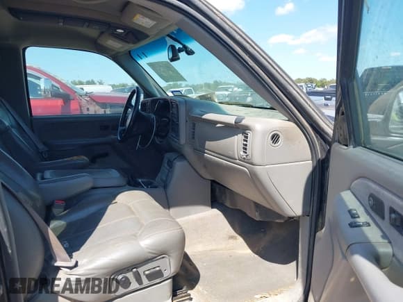 ✅ 2002 Chevrolet Silverado 2500HD LS • VIN: 1GCHK23162F217596 • Lot: 40356575. Listed on IAAI with 205,602 mi. Free auction sales archive from the USA and detailed vehicle history report at DreamBid. Image 5.