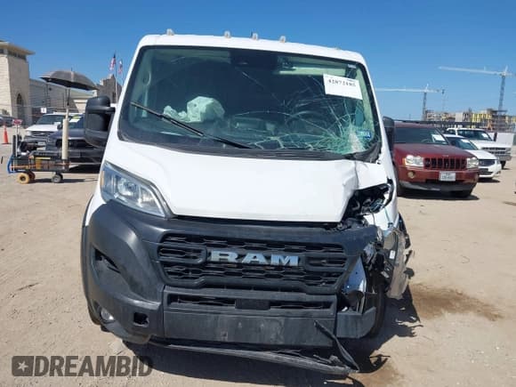 ✅ 2023 Ram ProMaster Cargo • VIN: 3C6LRVAG4PE595536 • Lot: 42872185. Wystawiony na IAAI z przebiegiem 37 653 mil. Bezpłatny archiwum sprzedaży aukcyjnych z USA i szczegółowy raport historii pojazdu na DreamBid. Zdjęcie 12.