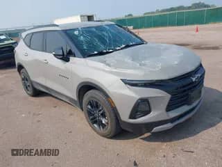 2021 Chevrolet Blazer LT z VIN 3GNKBHR46MS552048, wystawiony jako IAAI lot #42835039 z przebiegiem 60 757 mil mil oraz . Historia ofert i sprzedaży dostępna na DreamBid. Obrazek 1.