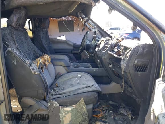 ✅ 2020 Ford F-150 XL • VIN: 1FTEW1CP6LKE80122 • Lot: 42217837. Wystawiony na IAAI z przebiegiem Nie podano. Bezpłatny archiwum sprzedaży aukcyjnych z USA i szczegółowy raport historii pojazdu na DreamBid. Zdjęcie 5.