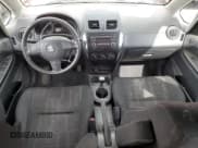 ✅ 2010 Suzuki SX4 • VIN: JS2YB5A33A6311624 • Лот: 48552935. Опубликован ранее на Copart с пробегом 236 331 миль. Бесплатный доступ к архиву аукционных продаж из США и подробный отчёт об истории автомобиля на DreamBid. Изображение 8.