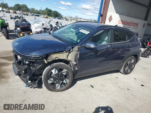 ✅ 2024 Hyundai Kona SEL • VIN: KM8HB3ABXRU183309 • Лот: 86074535. Опубликован ранее на Copart с пробегом 2 616 миль. Бесплатный доступ к архиву аукционных продаж из США и подробный отчёт об истории автомобиля на DreamBid. Изображение 1.