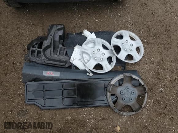 ✅ 2012 Smart fortwo Pure • VIN: WMEEJ3BA5CK573299 • Lot: 86857175. Listed on Copart with 71,721 mi. Free auction sales archive from the USA and detailed vehicle history report at DreamBid. Image 12.