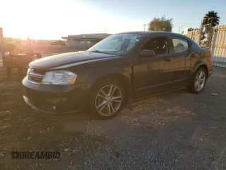 ✅ 2012 Dodge Avenger SXT Plus • VIN: 1C3CDZEGXCN309935 • Лот: 81638534. Опубликован ранее на Copart с пробегом 140 042 миль. Бесплатный доступ к архиву аукционных продаж из США и подробный отчёт об истории автомобиля на DreamBid. Изображение 1.