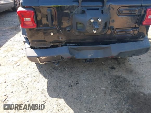 ✅ 2020 Jeep Wrangler Unlimited Black and Tan • VIN: 1C4HJXDGXLW219078 • Lot: 41783437. Wystawiony na IAAI z przebiegiem 59 137 mil. Bezpłatny archiwum sprzedaży aukcyjnych z USA i szczegółowy raport historii pojazdu na DreamBid. Zdjęcie 6.