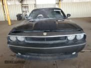 ✅ 2010 Dodge Challenger R/T Classic • VIN: 2B3CJ5DT9AH235376 • Lot: 66797404. Wystawiony na Copart z przebiegiem Nie podano. Bezpłatny archiwum sprzedaży aukcyjnych z USA i szczegółowy raport historii pojazdu na DreamBid. Zdjęcie 5.