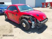 ✅ 2014 Volkswagen Beetle 2.5L • VIN: 3VWHX7AT8EM607412 • Lot: 42498009. Wystawiony na IAAI z przebiegiem 151 020 mil. Bezpłatny archiwum sprzedaży aukcyjnych z USA i szczegółowy raport historii pojazdu na DreamBid. Zdjęcie 1.