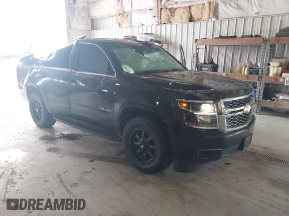 ✅ 2018 Chevrolet Tahoe LS • VIN: 1GNSCAEC1JR142211 • Лот: 42829547. Опубликован ранее на IAAI с пробегом 116 846 миль. Бесплатный доступ к архиву аукционных продаж из США и подробный отчёт об истории автомобиля на DreamBid. Изображение 1.