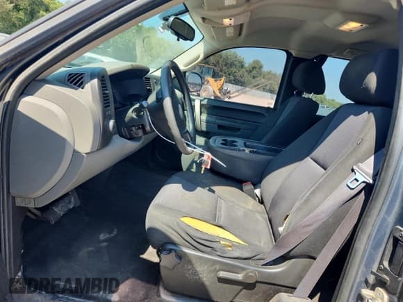 ✅ 2011 Chevrolet Silverado 1500 LS • VIN: 1GCRCREA6BZ163237 • Lot: 80580305. Listed on Copart with 105,436 mi. Free auction sales archive from the USA and detailed vehicle history report at DreamBid. Image 7.