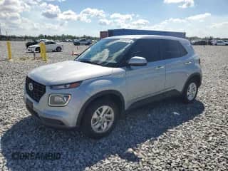 ✅ 2021 Hyundai Venue SE • VIN: KMHRB8A32MU108350 • Лот: 82024015. Размещён на Copart с пробегом 33 619 миль миль. Получите бесплатный доступ к архиву аукционных продаж из США и посмотрите подробный отчёт об истории автомобиля на DreamBid. Изображение 1.