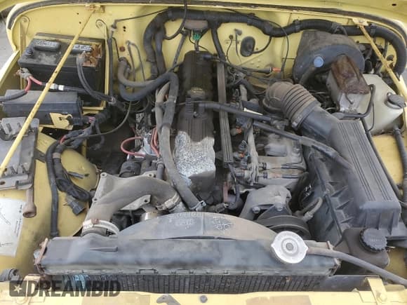 ✅ 1992 Jeep Wrangler • VIN: 2J4FY29S5NJ553428 • Lot: 84649565. Wystawiony na Copart z przebiegiem 182 364 mil. Bezpłatny archiwum sprzedaży aukcyjnych z USA i szczegółowy raport historii pojazdu na DreamBid. Zdjęcie 11.